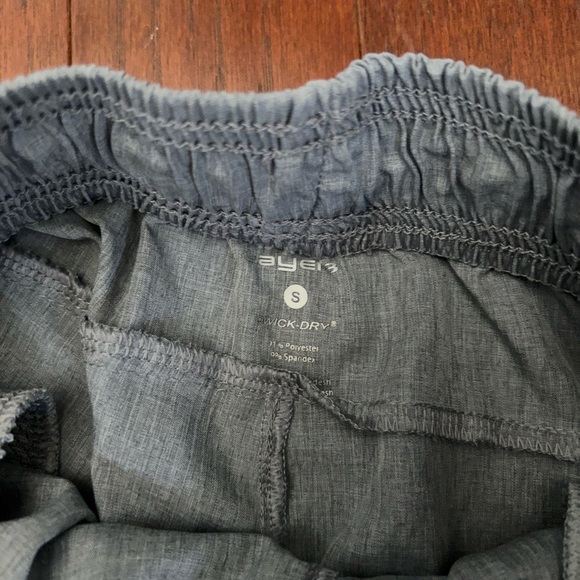 Layer 8 women’s quick dry shorts size S light grey - Picture 8 of 12